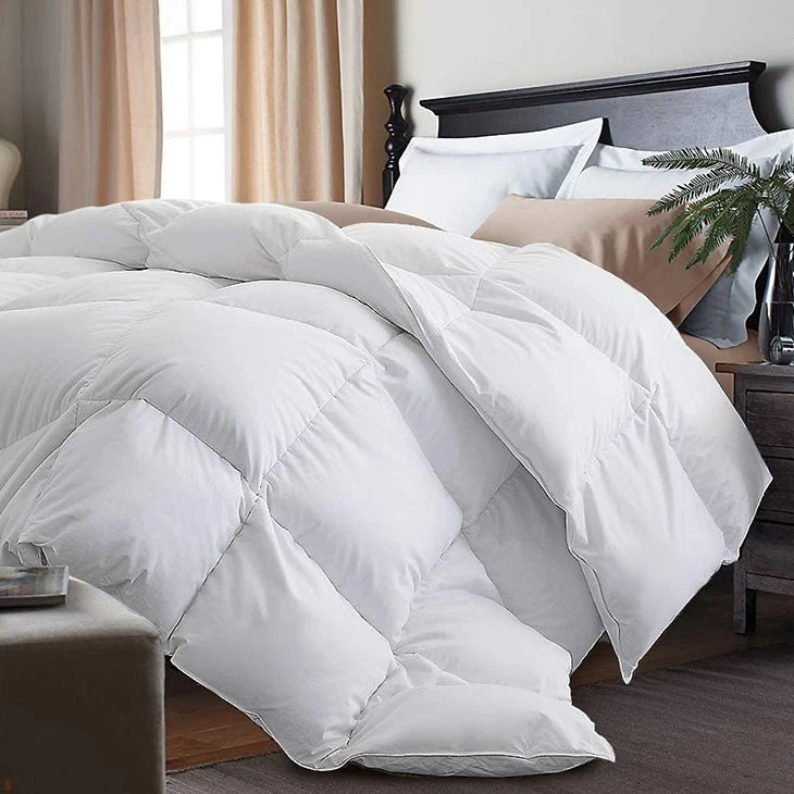 30% White Duck Down Quilt